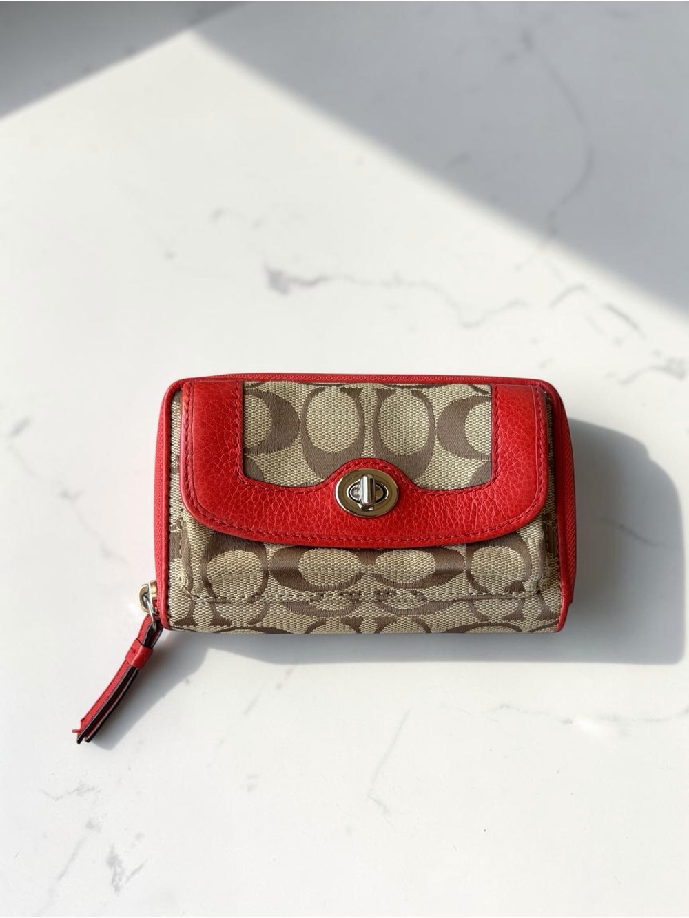 Coach Vintage Signature C Turnlock Compact Wallet Khaki Red Canvas Leather